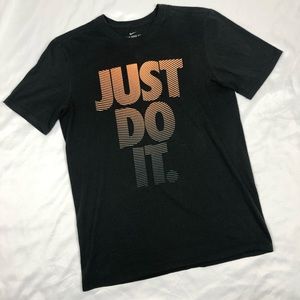 NIKE Men’s T-shirt